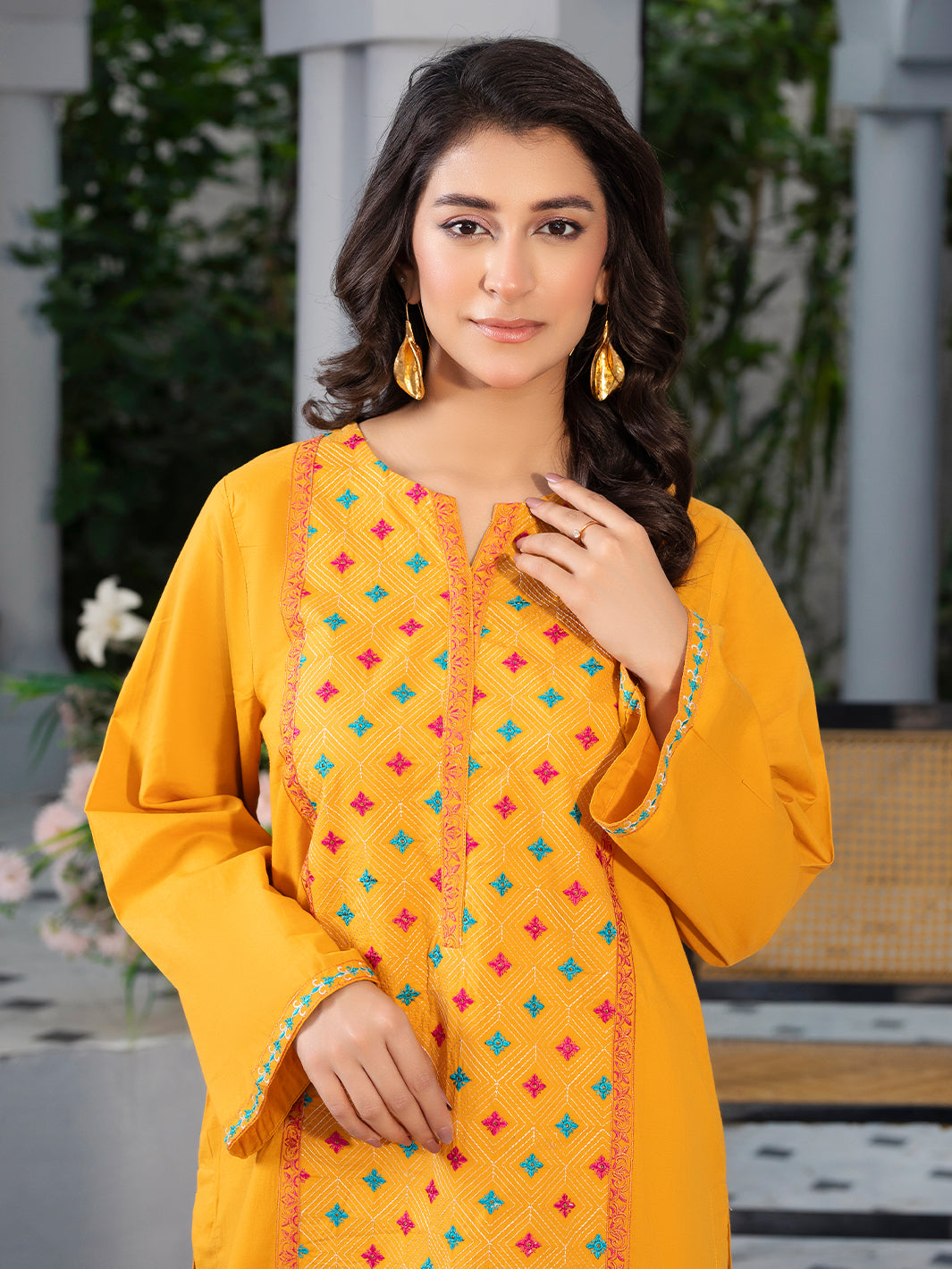 2 Piece Ready To Wear Embroidered Lawn Suit